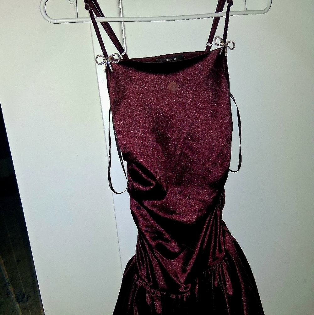 Elegant Burgundy Sleeveless Dress